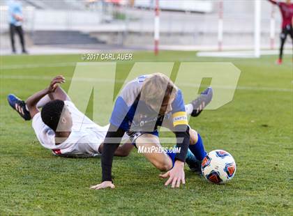 Thumbnail 3 in Denver East vs. Broomfield (CHSAA 5A Final) photogallery.