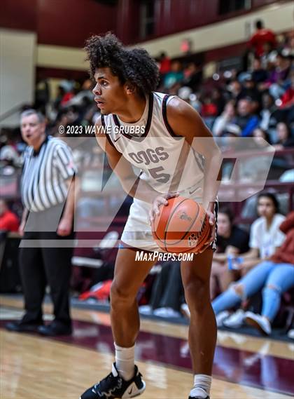 Thumbnail 3 in Jefferson vs. Chapel Hill (Holiday Hoops Classic) photogallery.