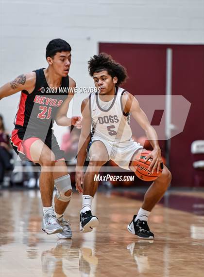 Thumbnail 1 in Jefferson vs. Chapel Hill (Holiday Hoops Classic) photogallery.