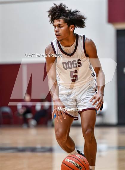 Thumbnail 1 in Jefferson vs. Chapel Hill (Holiday Hoops Classic) photogallery.