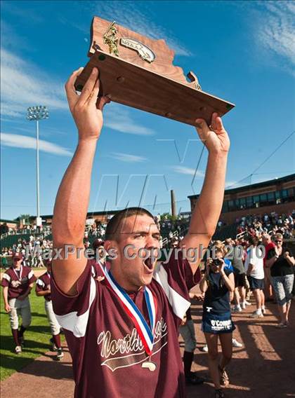 Thumbnail 1 in Duxbury vs. Northbridge (MIAA Division 2 Final) photogallery.