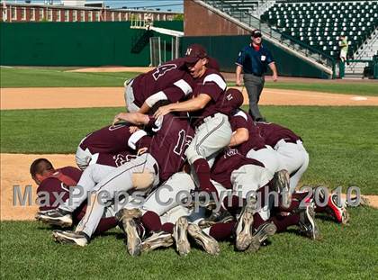 Thumbnail 1 in Duxbury vs. Northbridge (MIAA Division 2 Final) photogallery.
