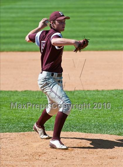Thumbnail 3 in Duxbury vs. Northbridge (MIAA Division 2 Final) photogallery.