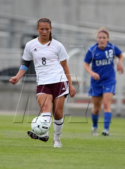 Thumbnail 2 in Cheyenne Mountain vs. Broomfield (CHSAA 4A Final) photogallery.