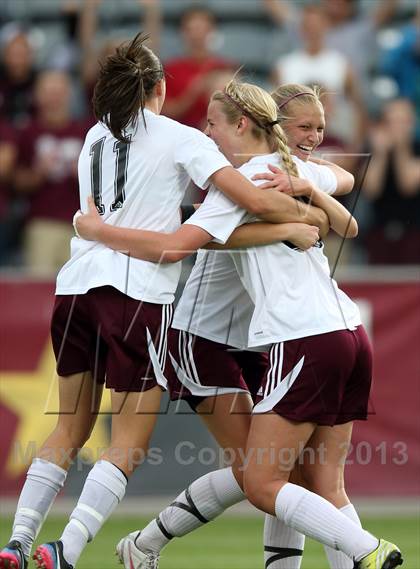 Thumbnail 3 in Cheyenne Mountain vs. Broomfield (CHSAA 4A Final) photogallery.