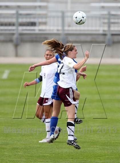 Thumbnail 3 in Cheyenne Mountain vs. Broomfield (CHSAA 4A Final) photogallery.