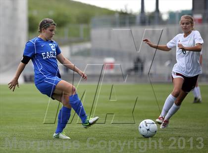 Thumbnail 2 in Cheyenne Mountain vs. Broomfield (CHSAA 4A Final) photogallery.