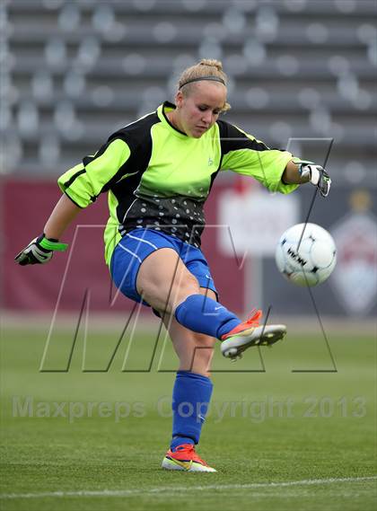 Thumbnail 1 in Cheyenne Mountain vs. Broomfield (CHSAA 4A Final) photogallery.