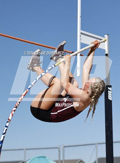 Thumbnail 2 in Greeley Twilight Invitational (Pole Vault) photogallery.