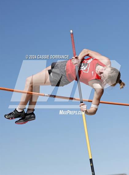 Thumbnail 2 in Greeley Twilight Invitational (Pole Vault) photogallery.
