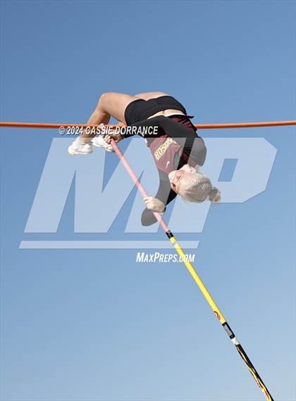 Thumbnail 2 in Greeley Twilight Invitational (Pole Vault) photogallery.