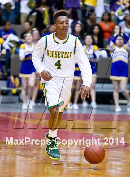 Thumbnail 2 in Roosevelt vs Fresno (CIF CS D3 Final) photogallery.