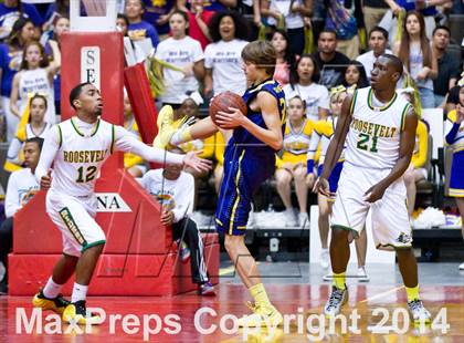 Thumbnail 2 in Roosevelt vs Fresno (CIF CS D3 Final) photogallery.