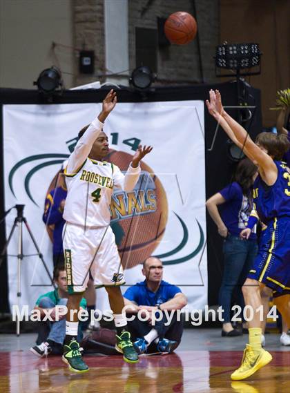 Thumbnail 1 in Roosevelt vs Fresno (CIF CS D3 Final) photogallery.