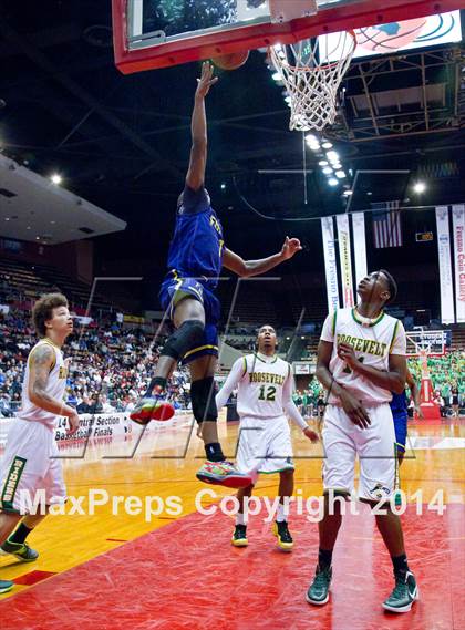 Thumbnail 1 in Roosevelt vs Fresno (CIF CS D3 Final) photogallery.
