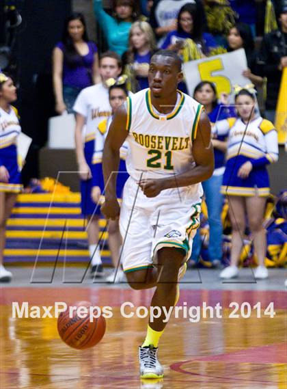 Thumbnail 2 in Roosevelt vs Fresno (CIF CS D3 Final) photogallery.