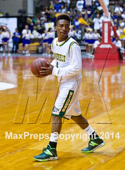 Thumbnail 1 in Roosevelt vs Fresno (CIF CS D3 Final) photogallery.