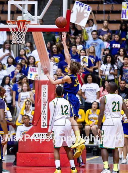 Thumbnail 3 in Roosevelt vs Fresno (CIF CS D3 Final) photogallery.