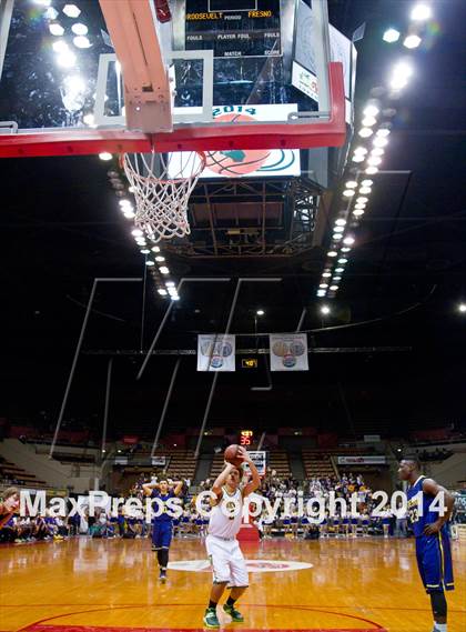 Thumbnail 2 in Roosevelt vs Fresno (CIF CS D3 Final) photogallery.