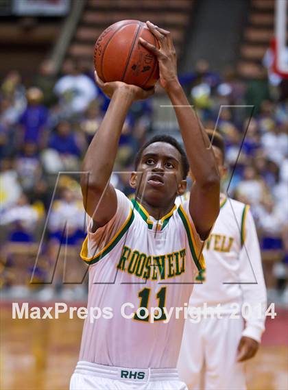 Thumbnail 2 in Roosevelt vs Fresno (CIF CS D3 Final) photogallery.
