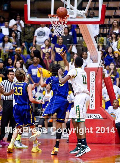 Thumbnail 2 in Roosevelt vs Fresno (CIF CS D3 Final) photogallery.