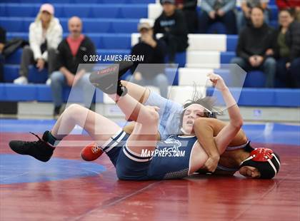 Thumbnail 1 in Carlmont @ Hillsdale photogallery.