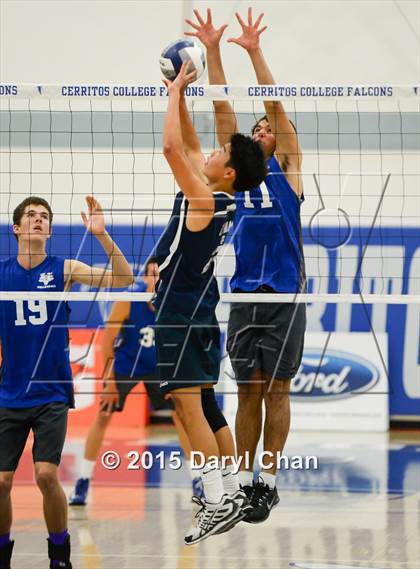 Thumbnail 2 in Saddleback Valley Christian vs. St. Margaret's (CIF-SS D4 Final) photogallery.