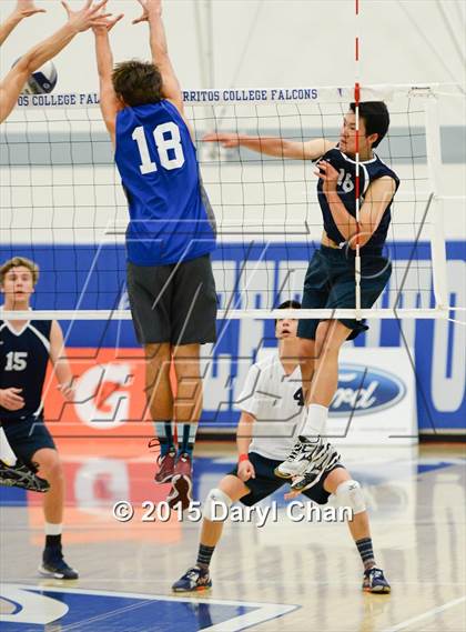 Thumbnail 2 in Saddleback Valley Christian vs. St. Margaret's (CIF-SS D4 Final) photogallery.