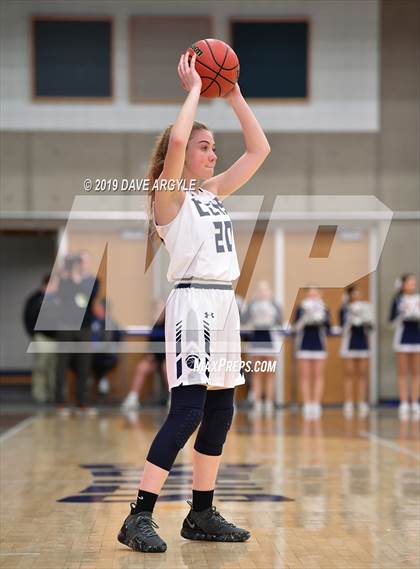 Thumbnail 3 in Farmington vs. Corner Canyon (UHSAA 5A Quarterfinals) photogallery.
