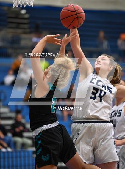 Thumbnail 2 in Farmington vs. Corner Canyon (UHSAA 5A Quarterfinals) photogallery.