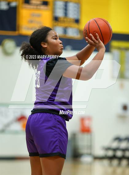 Thumbnail 2 in Winchester Thurston vs Shenango (Shenango Winter Tournament) photogallery.