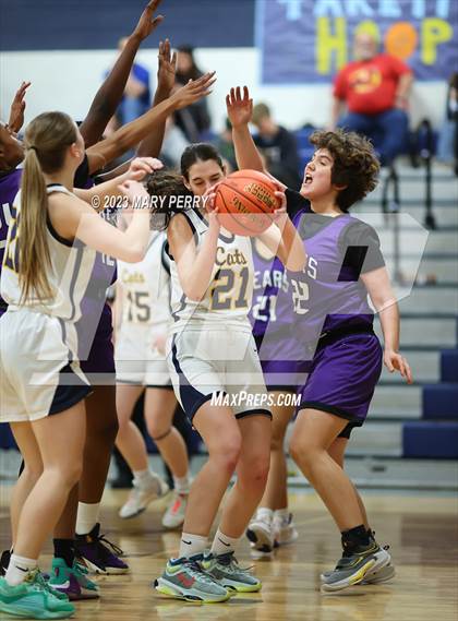Thumbnail 2 in Winchester Thurston vs Shenango (Shenango Winter Tournament) photogallery.