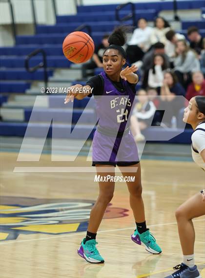 Thumbnail 2 in Winchester Thurston vs Shenango (Shenango Winter Tournament) photogallery.