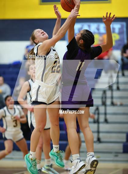 Thumbnail 3 in Winchester Thurston vs Shenango (Shenango Winter Tournament) photogallery.