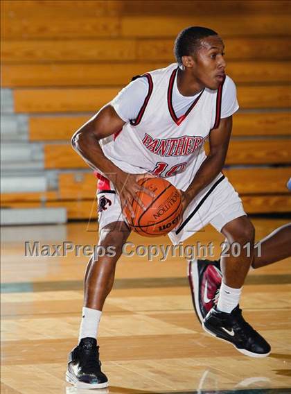 Thumbnail 2 in Klein Collins vs. Duncanville (McDonald's Texas Invitational) photogallery.