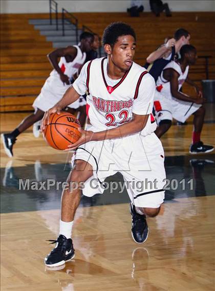 Thumbnail 2 in Klein Collins vs. Duncanville (McDonald's Texas Invitational) photogallery.