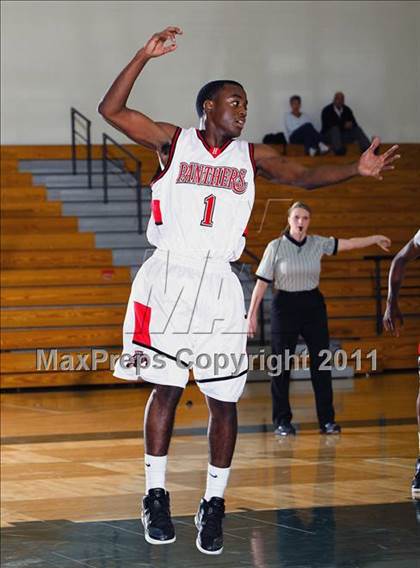 Thumbnail 3 in Klein Collins vs. Duncanville (McDonald's Texas Invitational) photogallery.