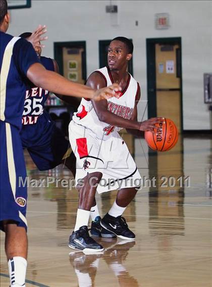 Thumbnail 2 in Klein Collins vs. Duncanville (McDonald's Texas Invitational) photogallery.