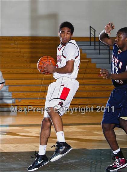 Thumbnail 1 in Klein Collins vs. Duncanville (McDonald's Texas Invitational) photogallery.