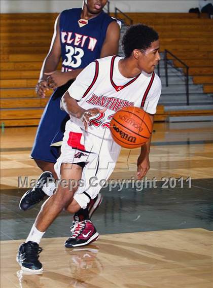 Thumbnail 2 in Klein Collins vs. Duncanville (McDonald's Texas Invitational) photogallery.