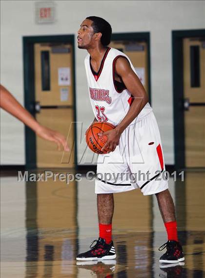 Thumbnail 1 in Klein Collins vs. Duncanville (McDonald's Texas Invitational) photogallery.