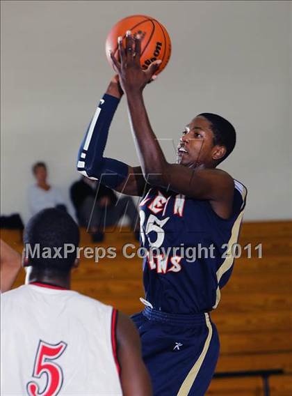 Thumbnail 3 in Klein Collins vs. Duncanville (McDonald's Texas Invitational) photogallery.