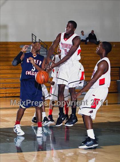 Thumbnail 2 in Klein Collins vs. Duncanville (McDonald's Texas Invitational) photogallery.