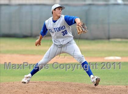 Thumbnail 1 in El Toro @ Esperanza photogallery.