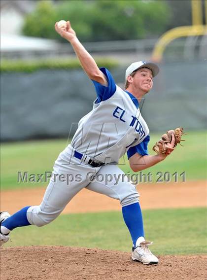 Thumbnail 3 in El Toro @ Esperanza photogallery.