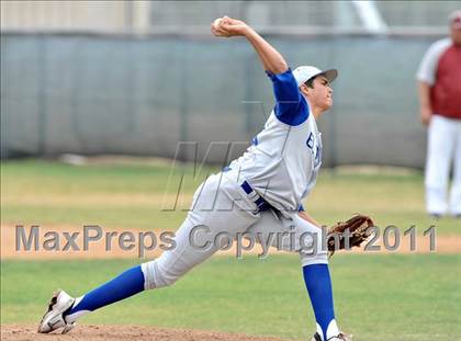 Thumbnail 1 in El Toro @ Esperanza photogallery.