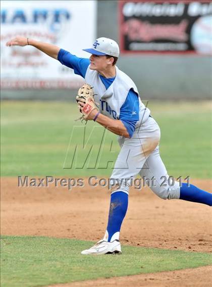 Thumbnail 3 in El Toro @ Esperanza photogallery.