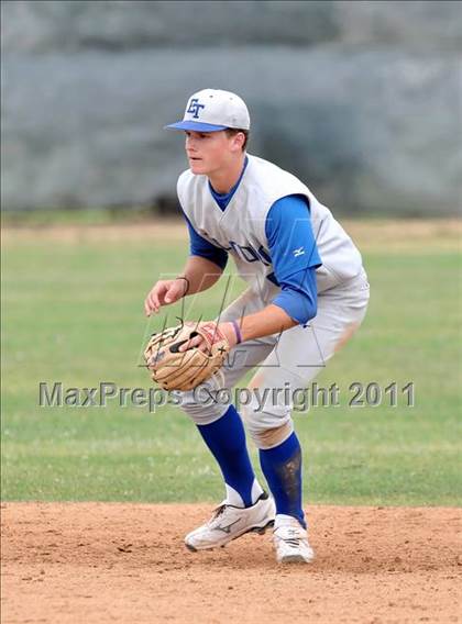 Thumbnail 3 in El Toro @ Esperanza photogallery.
