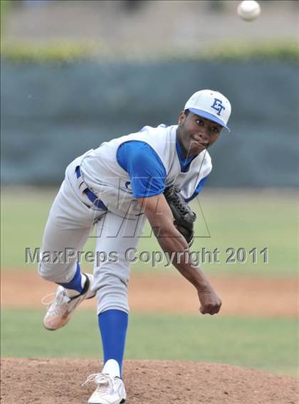 Thumbnail 3 in El Toro @ Esperanza photogallery.
