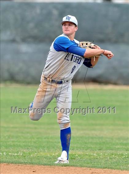 Thumbnail 3 in El Toro @ Esperanza photogallery.